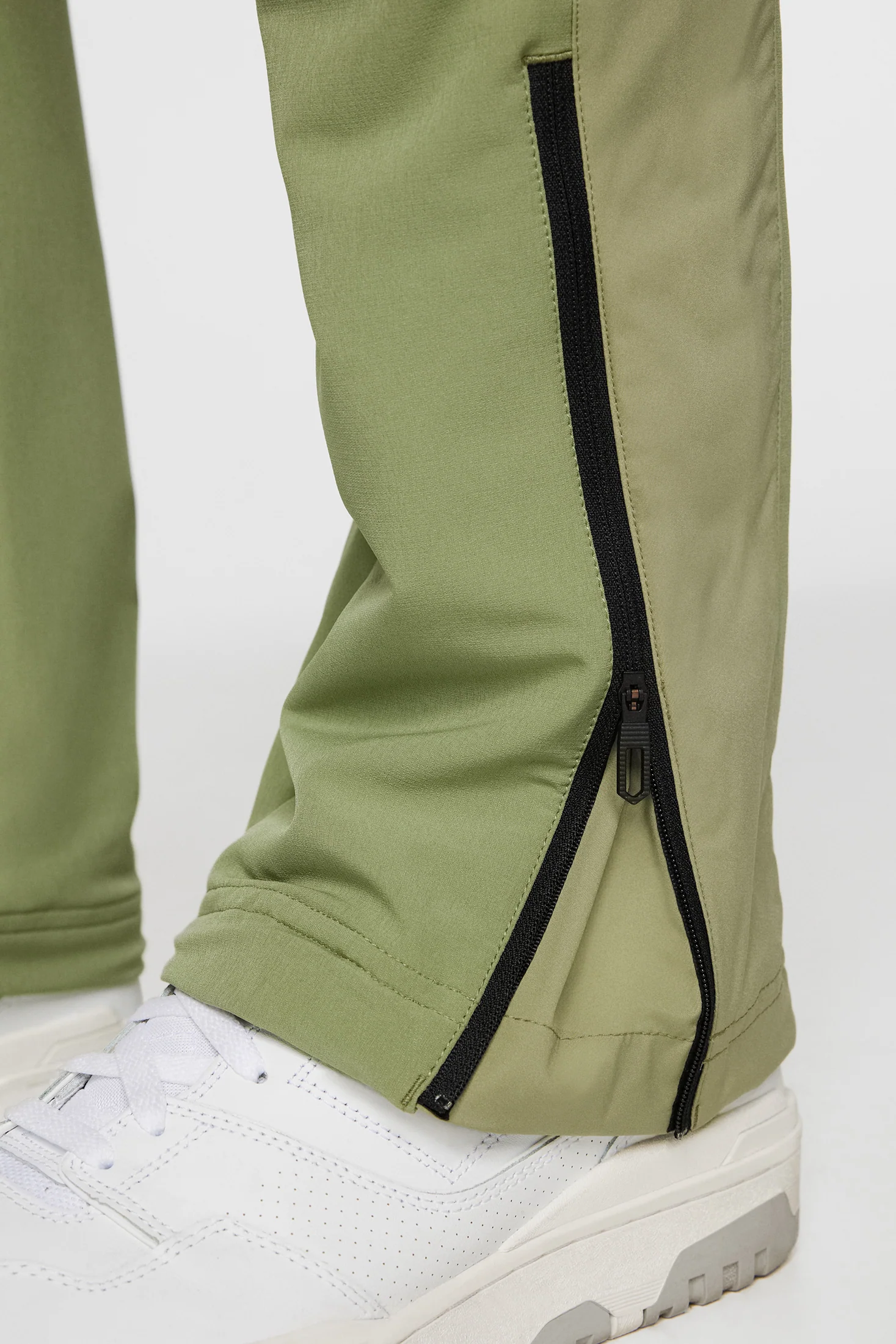 Adrian Softshell Pant / Oil Green - Image 7