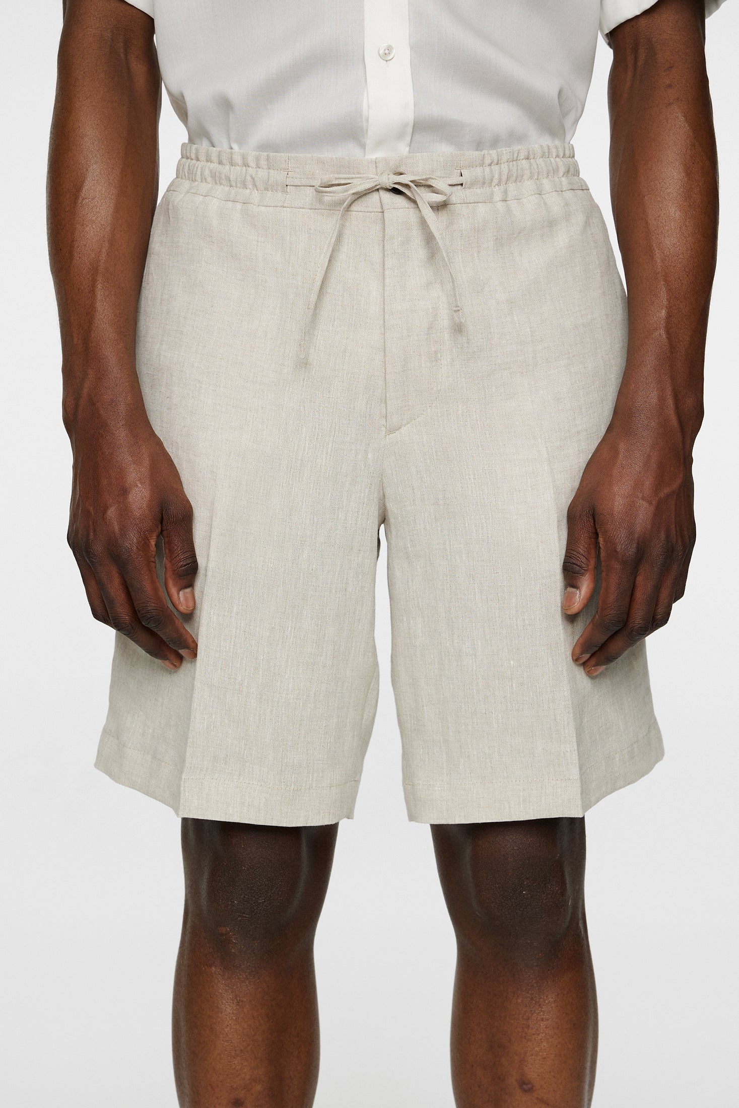 Brady Drape Linen Shorts / Moonbeam - Image 5