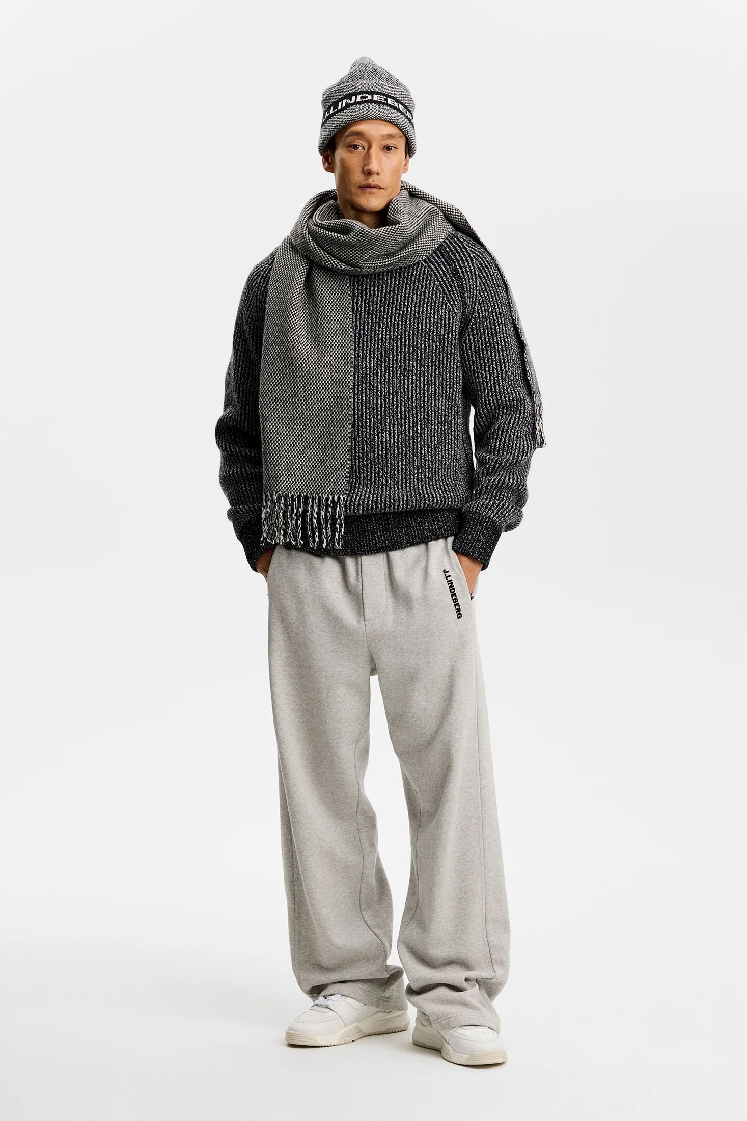 Fred Knitted Crew Neck / Dark Grey Melange - Image 4