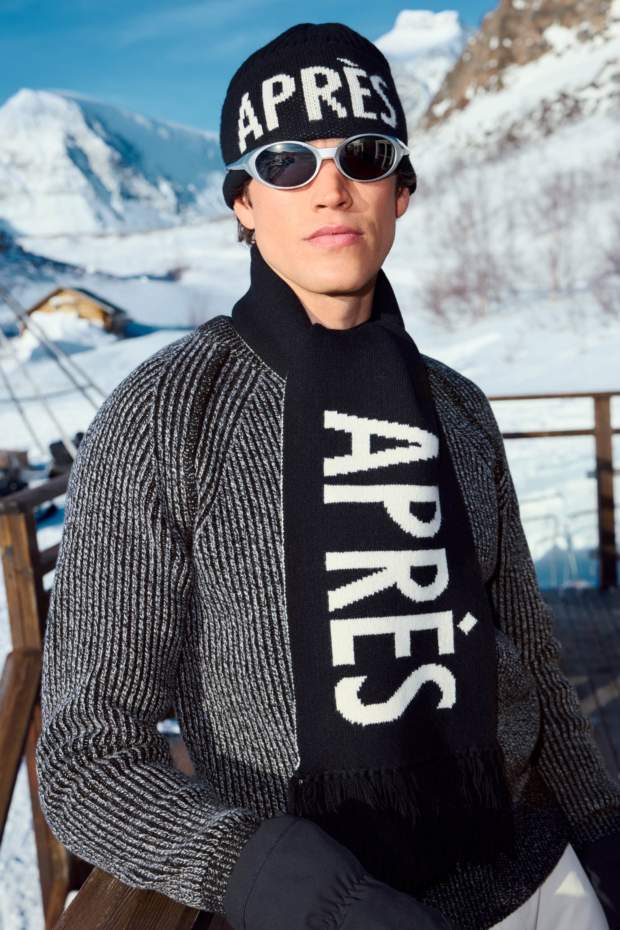 Fred Knitted Crew Neck / Dark Grey Melange - Image 6