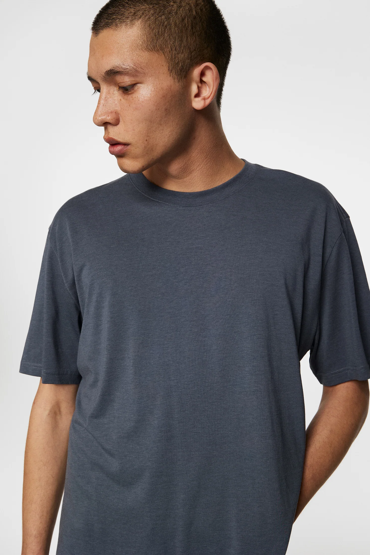 Hale Light Lyocell T-shirt / Ombre Blue - Image 5