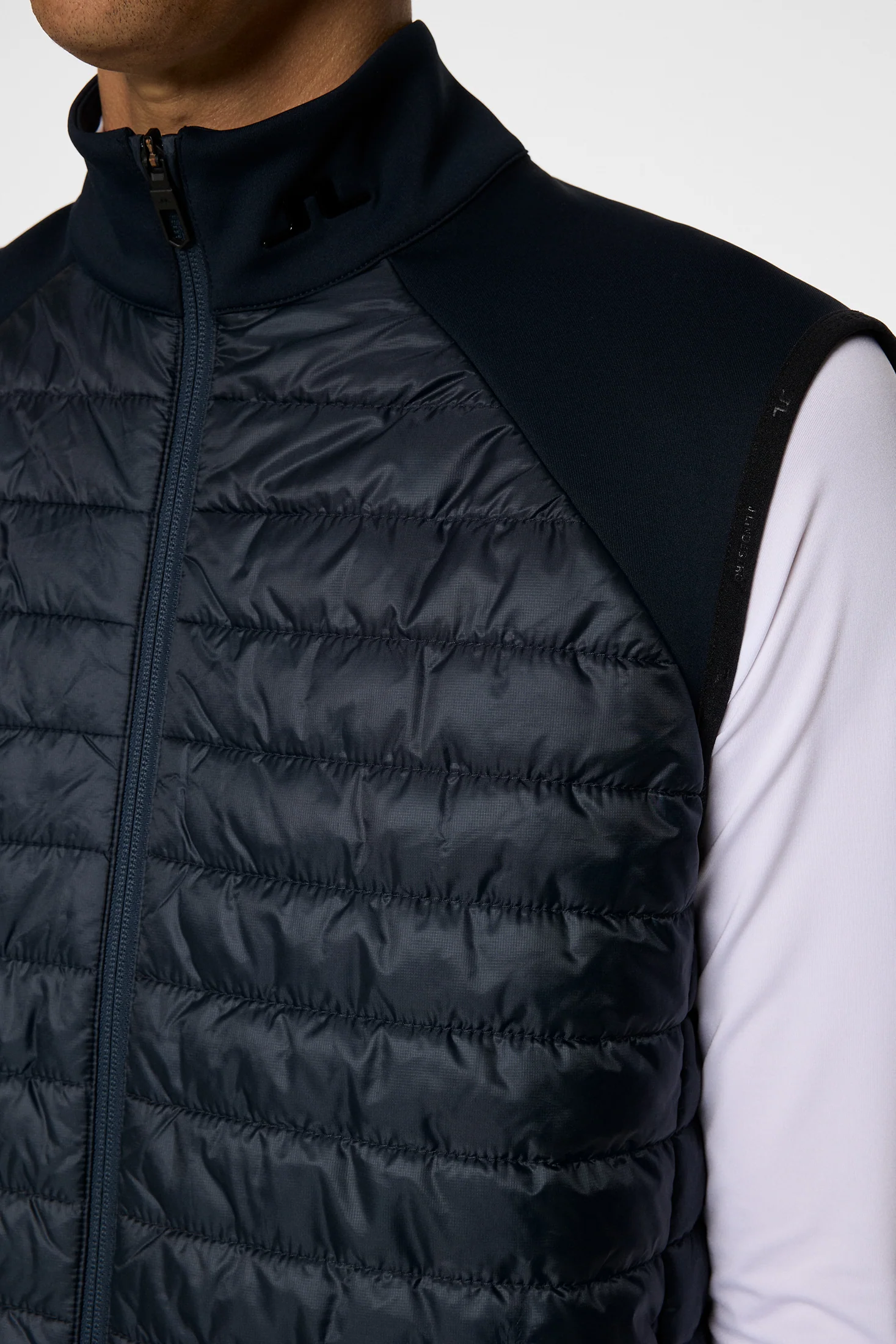Hayden Quilt Hybrid Vest / JL Navy - Image 6