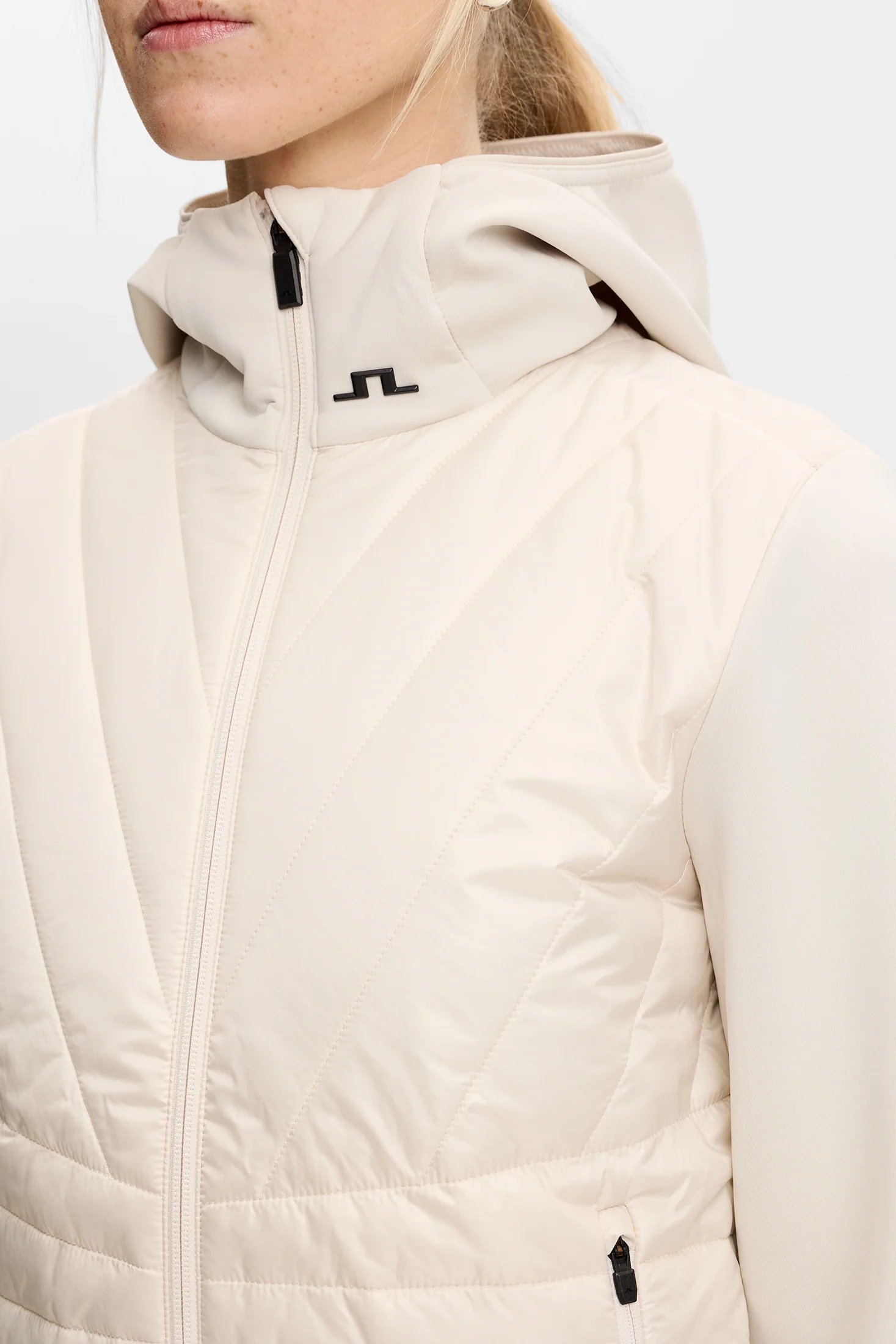 Holma Quilt Hybrid Hood / Moonbeam - Image 4