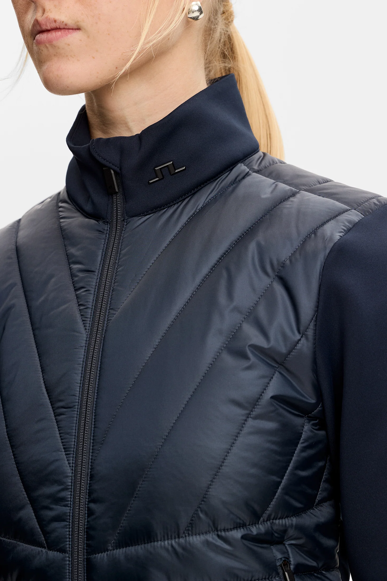 Holma Quilt Hybrid Jacket / JL Navy - Image 6