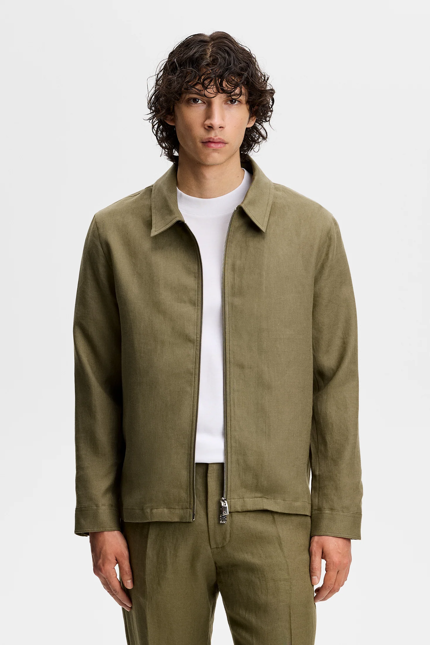 Julius Drape Linen Overshirt / Kalamata - Image 2