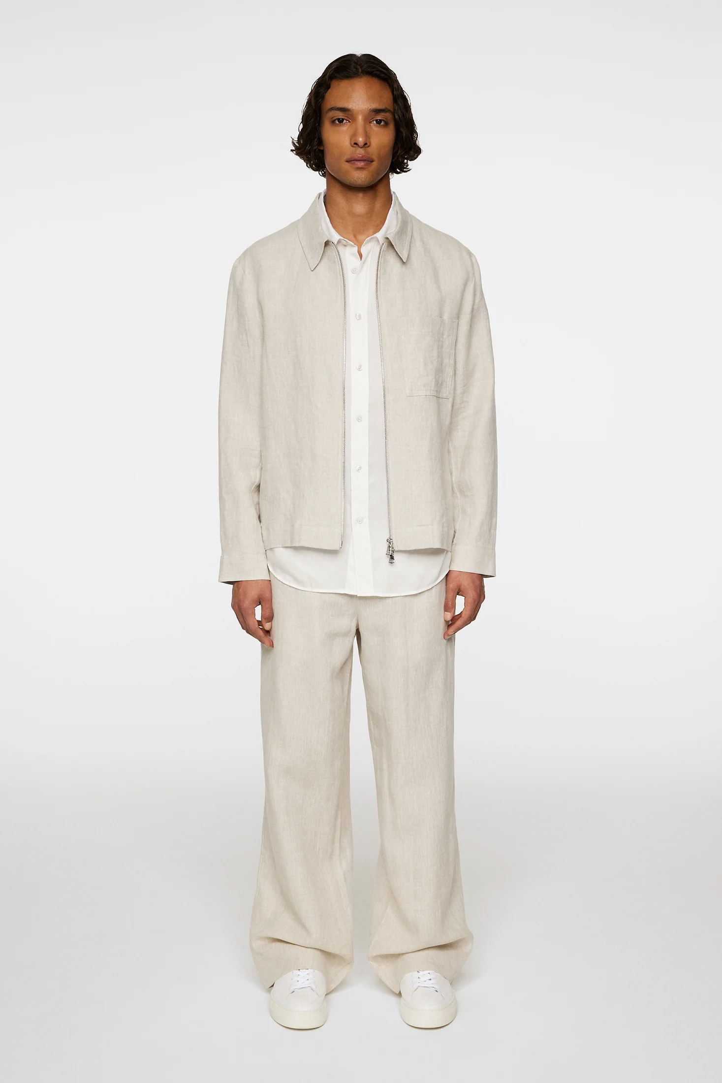 Julius Drape Linen Overshirt / Moonbeam - Image 4