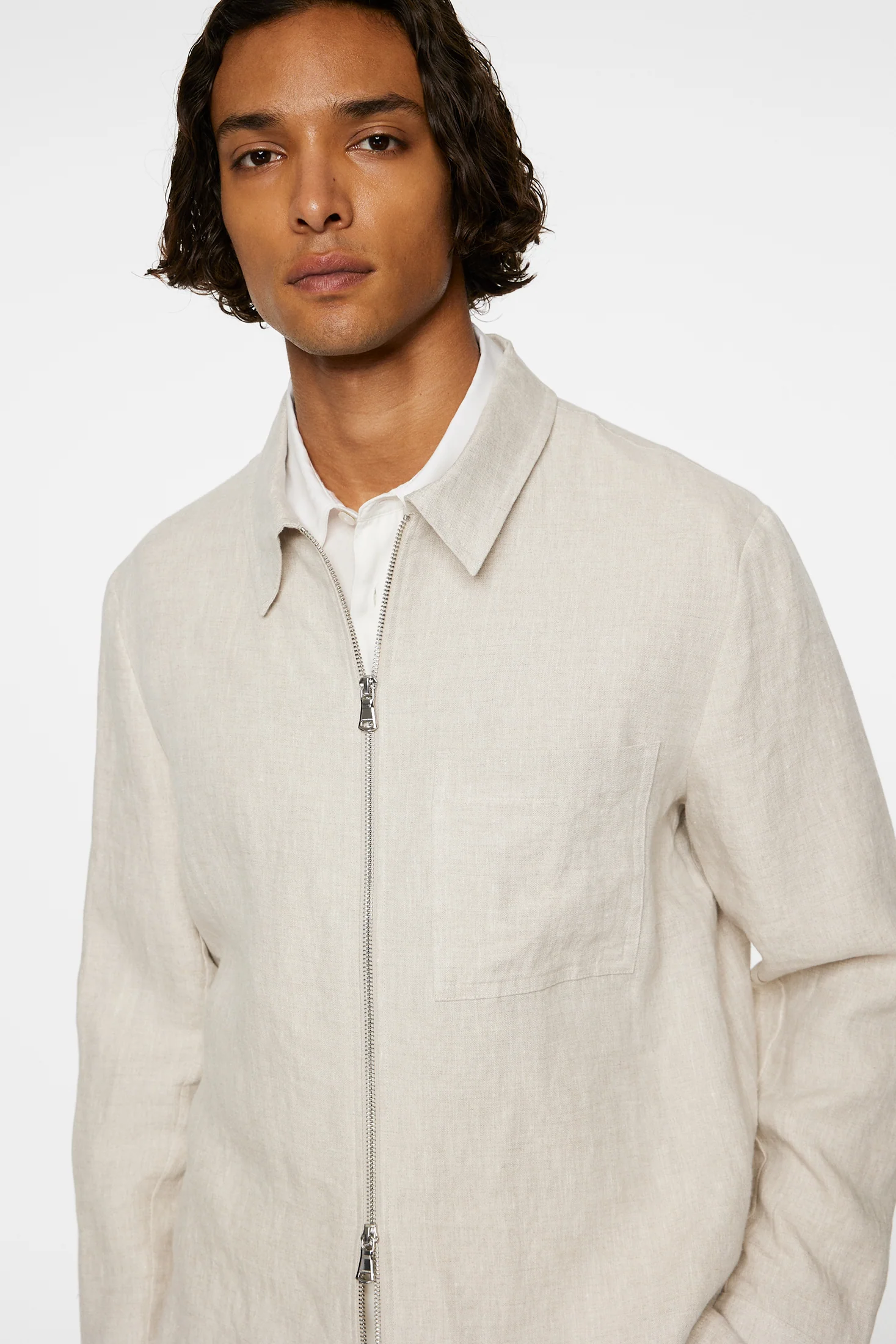 Julius Drape Linen Overshirt / Moonbeam - Image 5