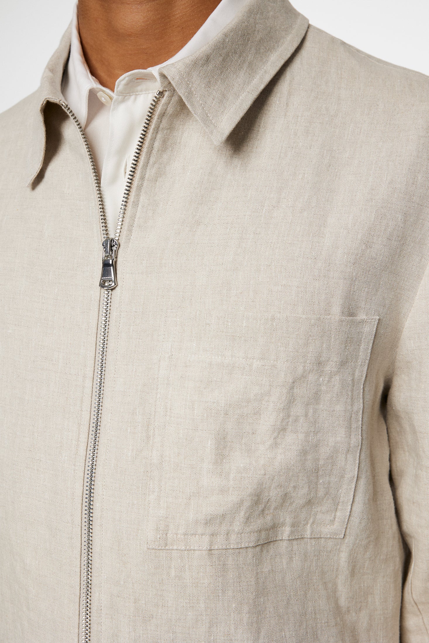 Julius Drape Linen Overshirt / Moonbeam - Image 6