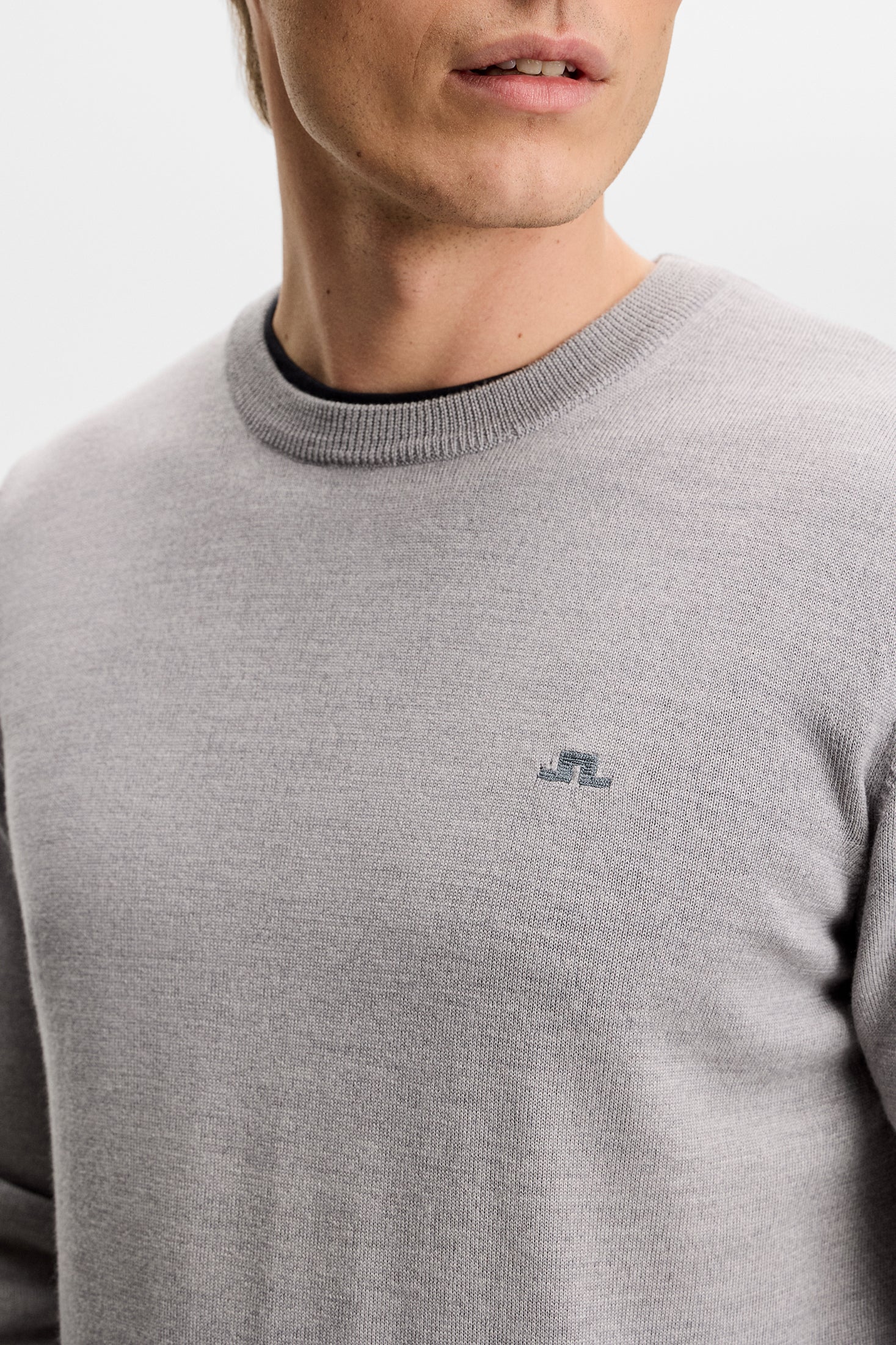 Keane Merino Crew Neck / Light Grey Melange - Image 5