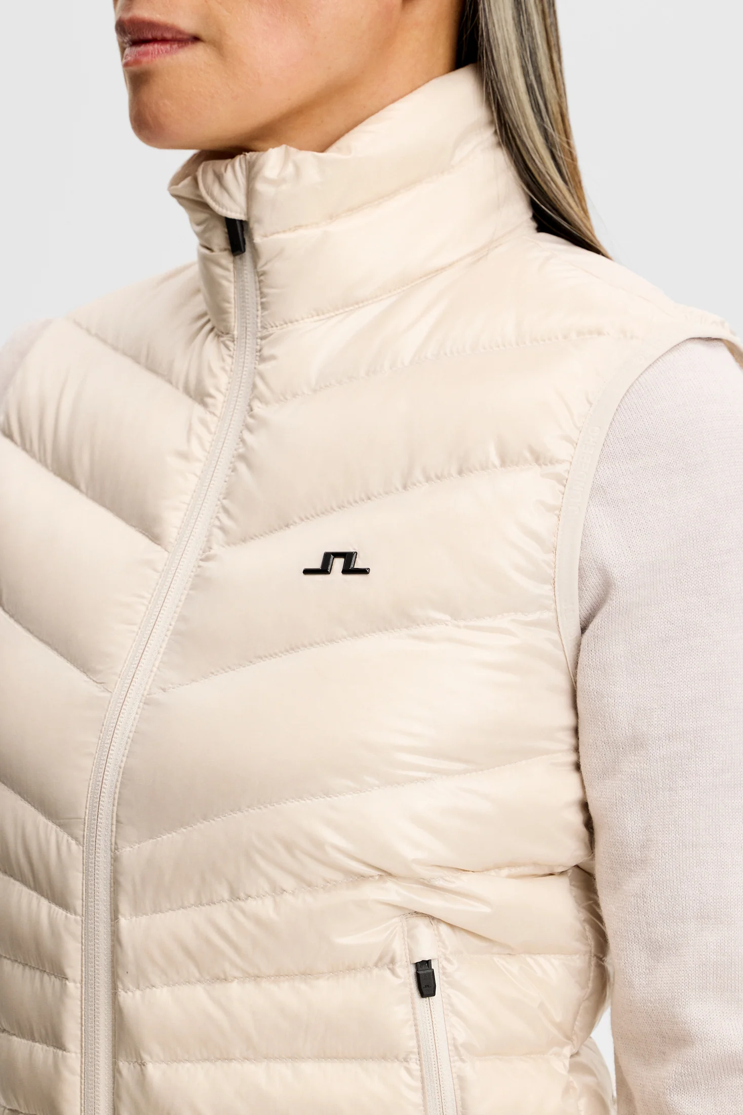 Lara Light Down Vest / Moonbeam - Image 5