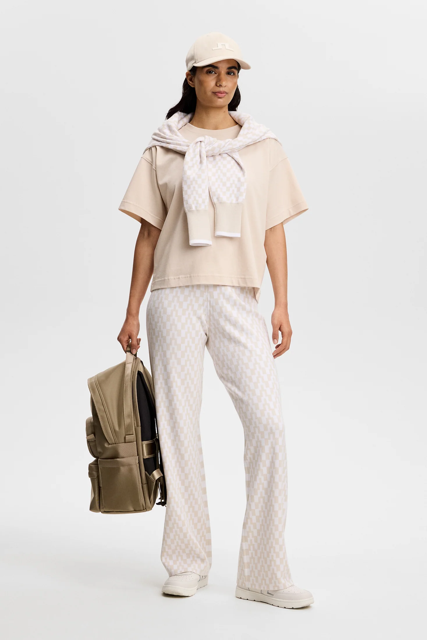 Lilly Boxy T-shirt / Moonbeam - Image 4