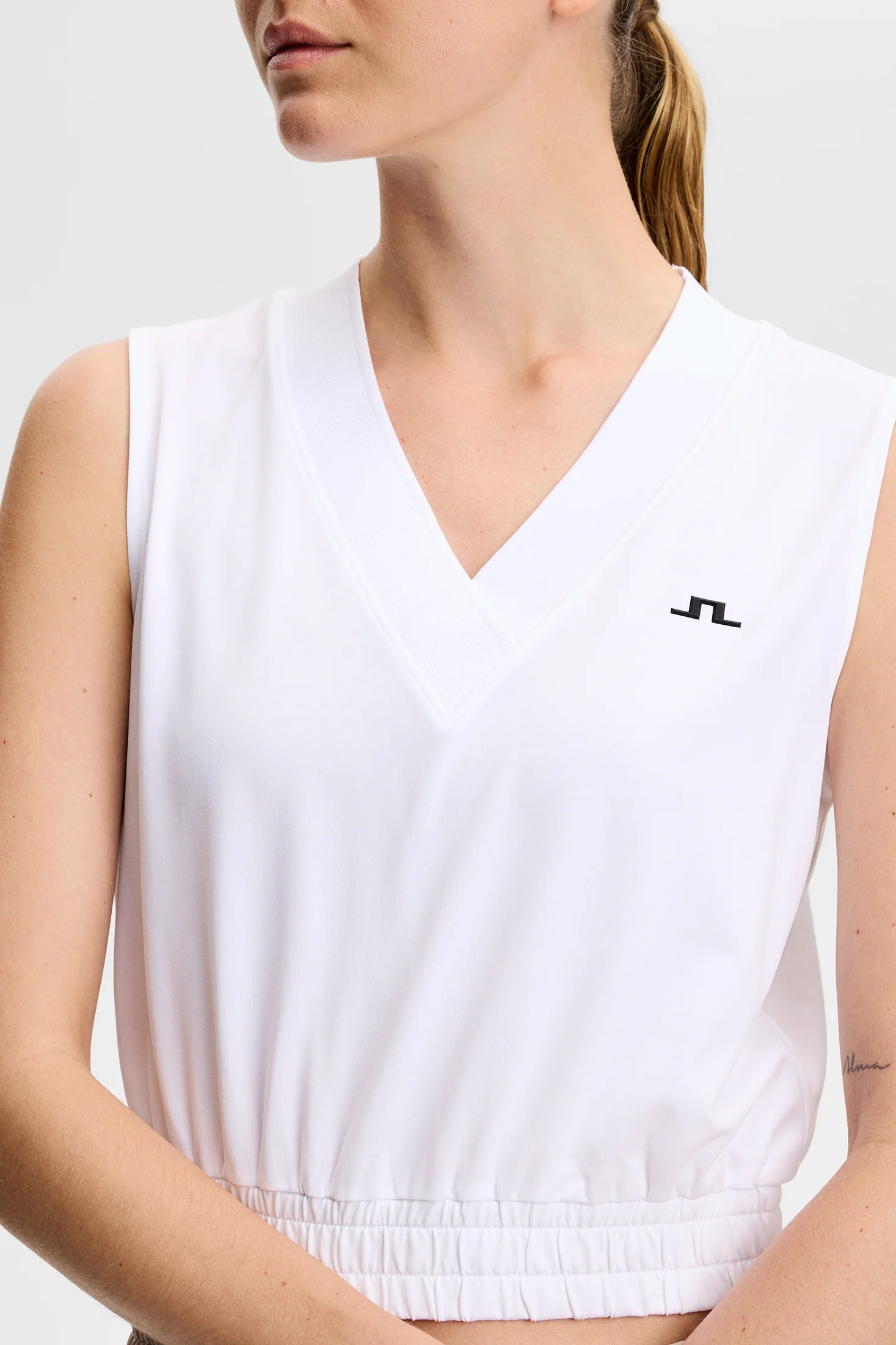 Liny Sleeveless Top / White - Image 5