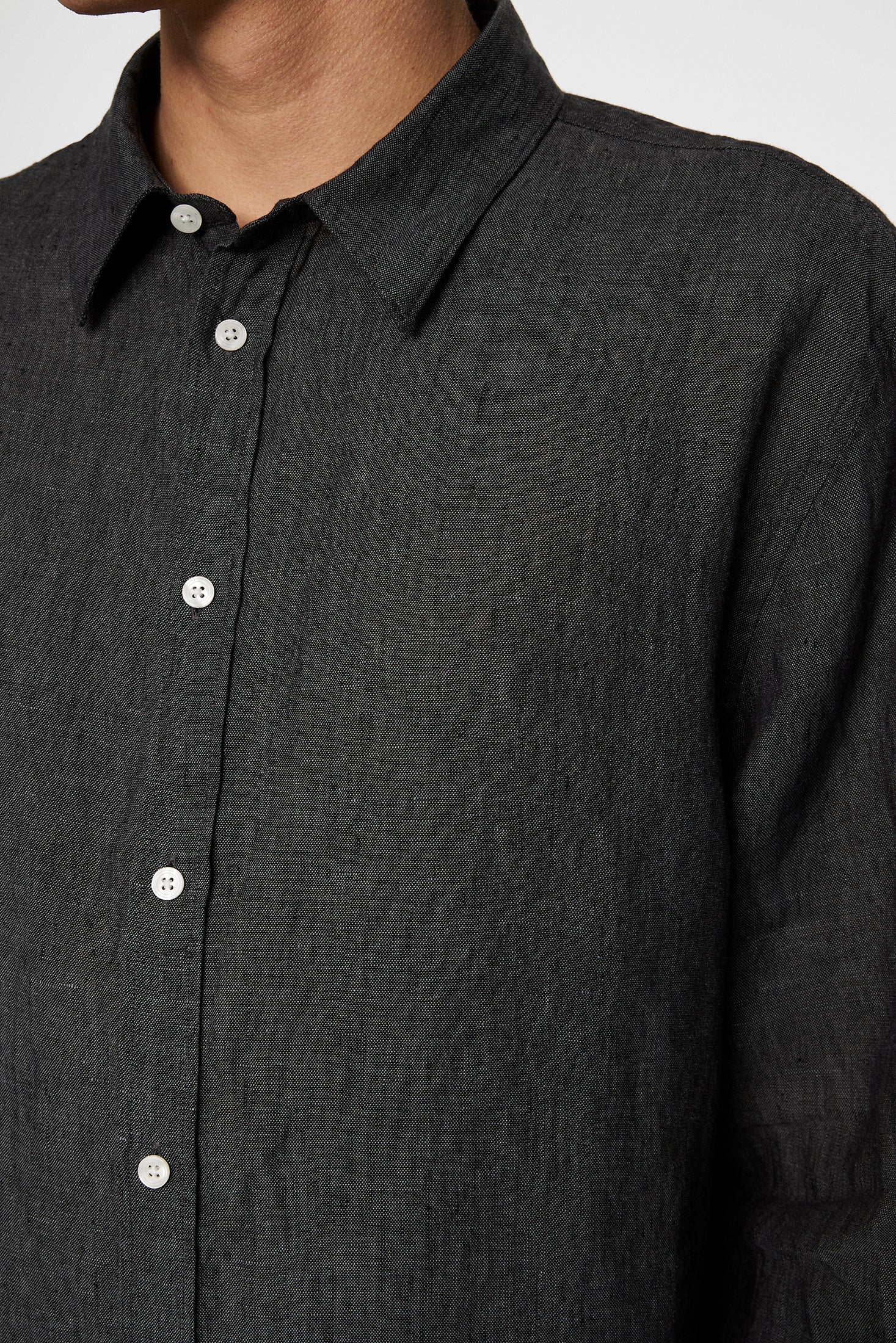 Reg LS Linen Melange Shirt / Black - Image 6
