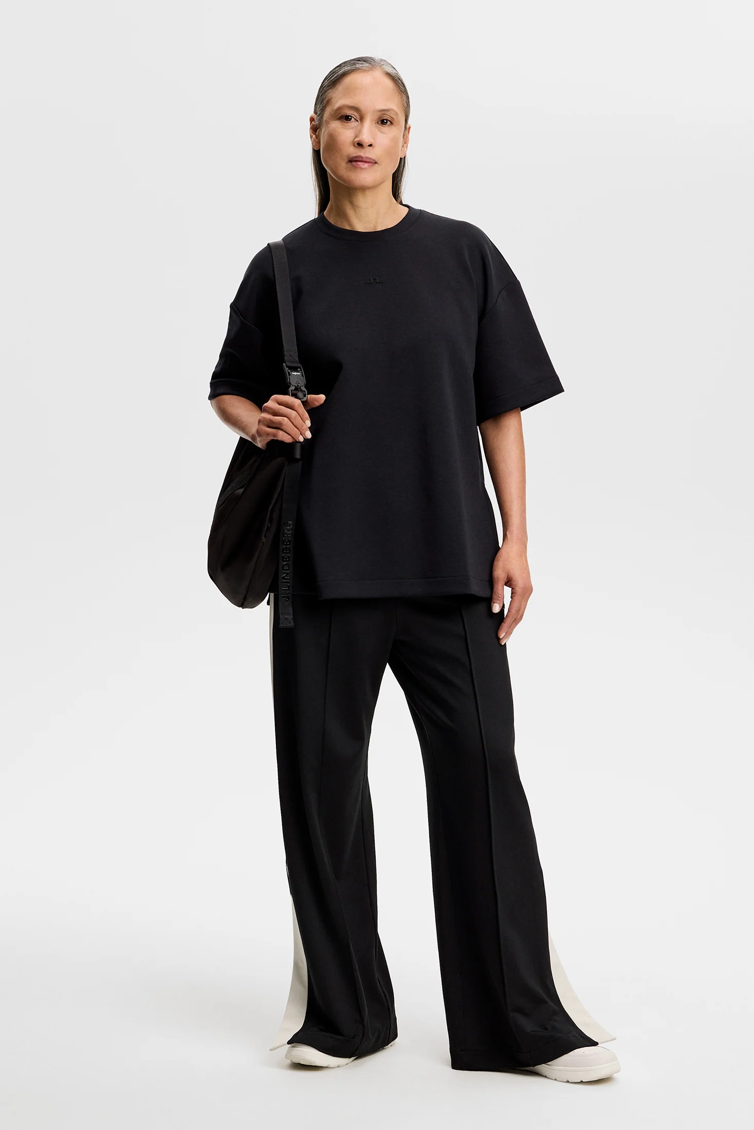 Rina T-shirt / Black - Image 5