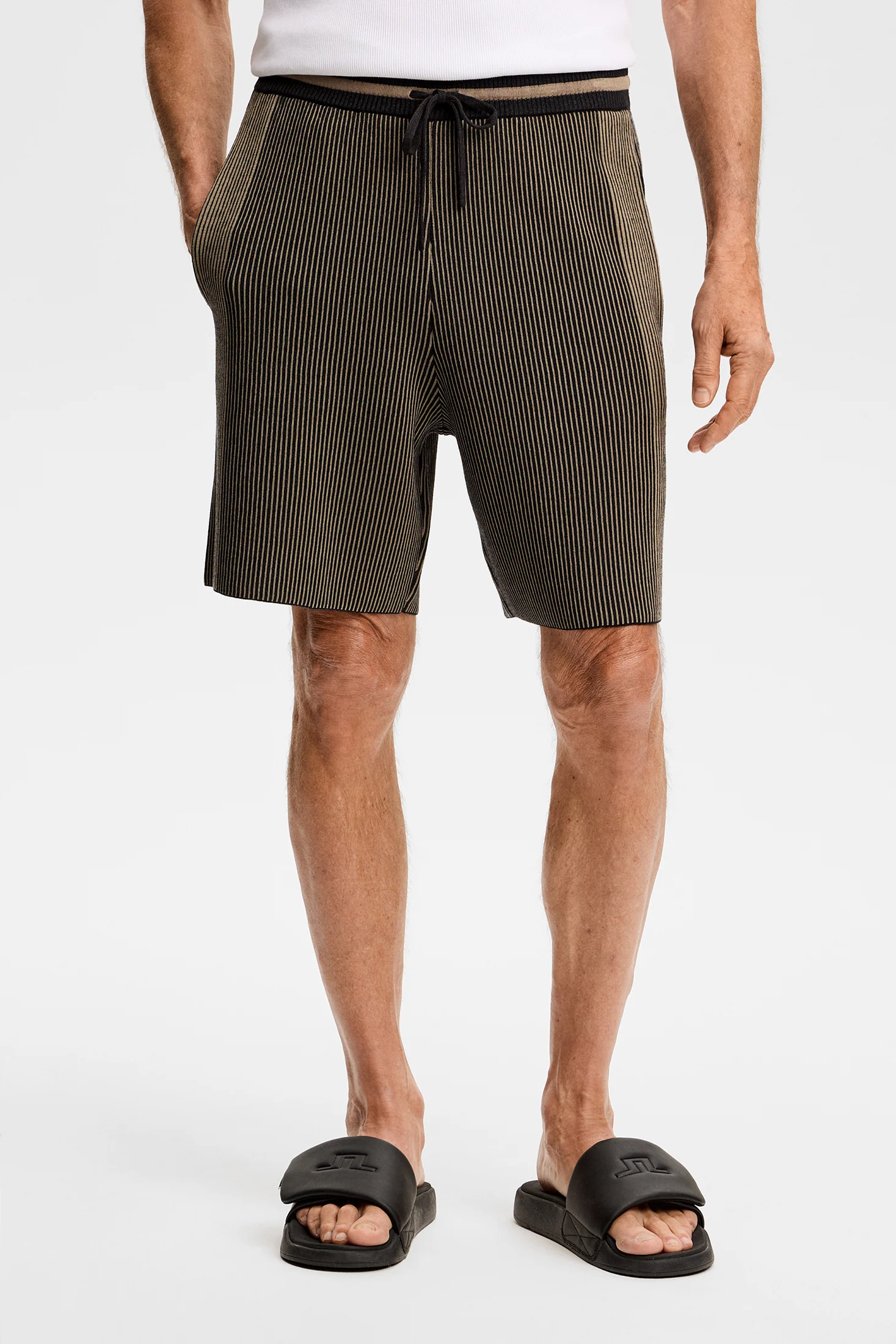 Simon Knitted Shorts / Black - Image 2