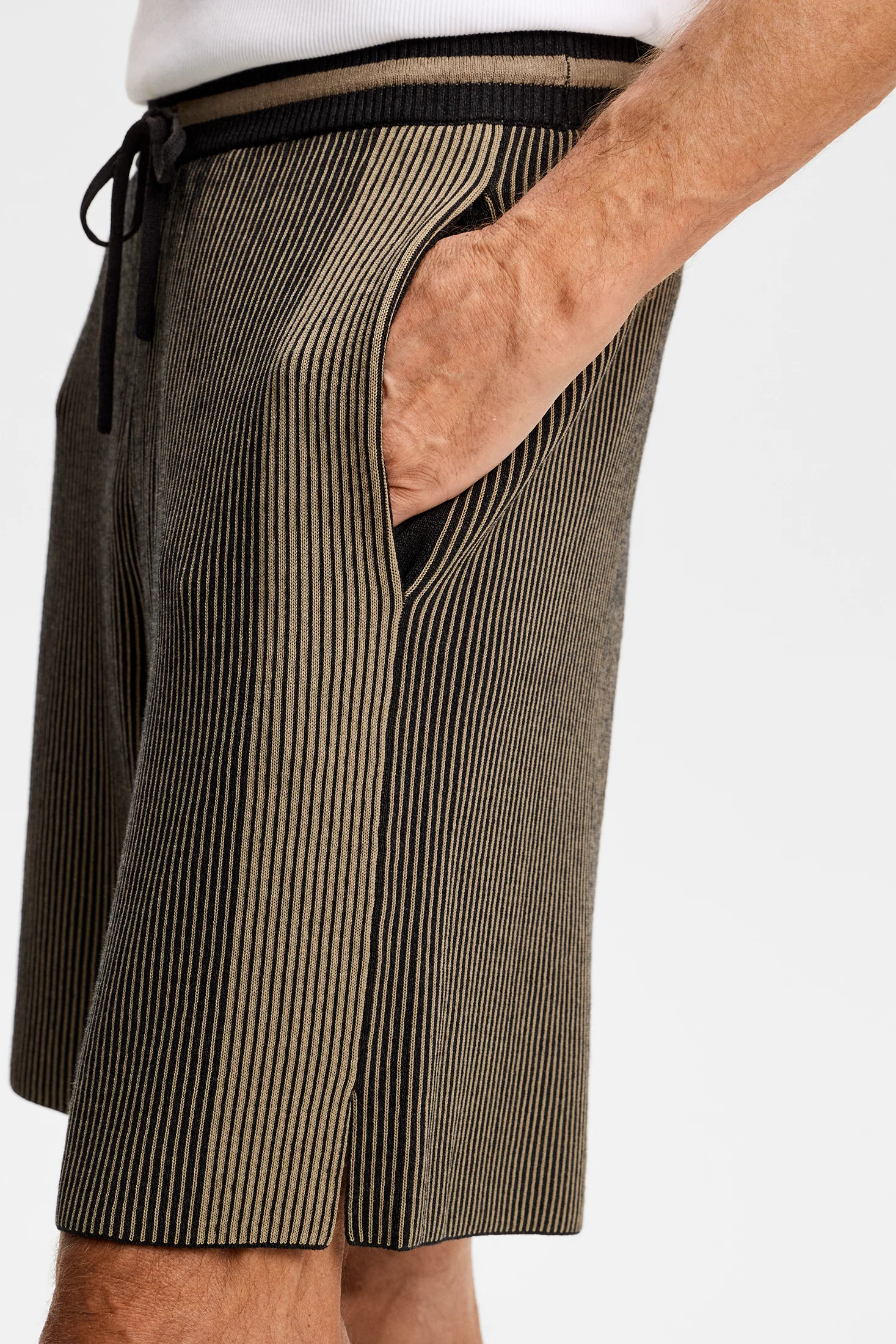 Simon Knitted Shorts / Black - Image 5