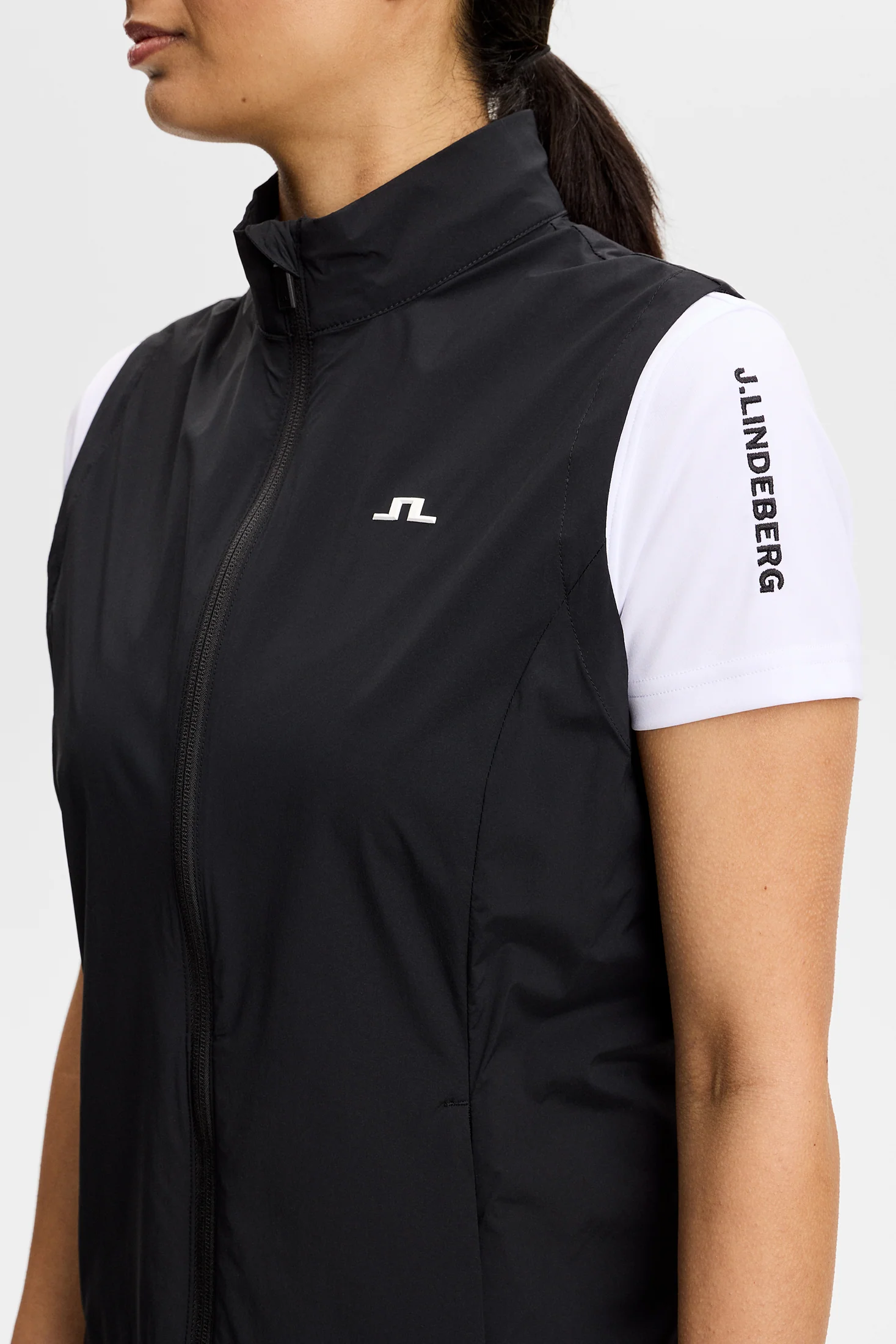Thorine Wind Packable Vest / Black - Image 5